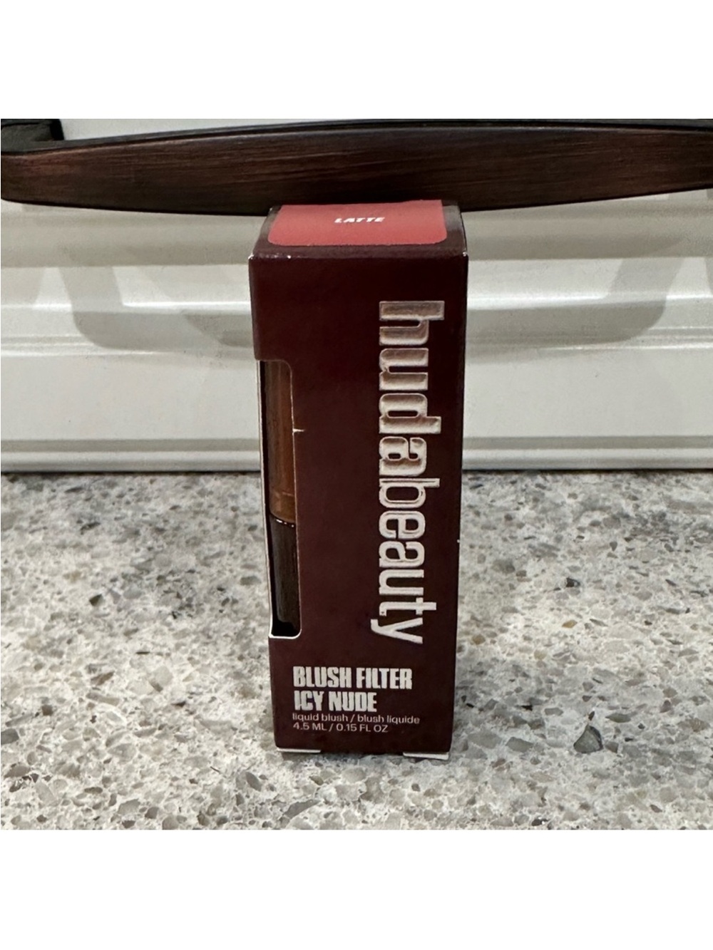 Huda Beauty Blush Filter Soft Glow Blonzer in shade Latte - Picture 10 of 11